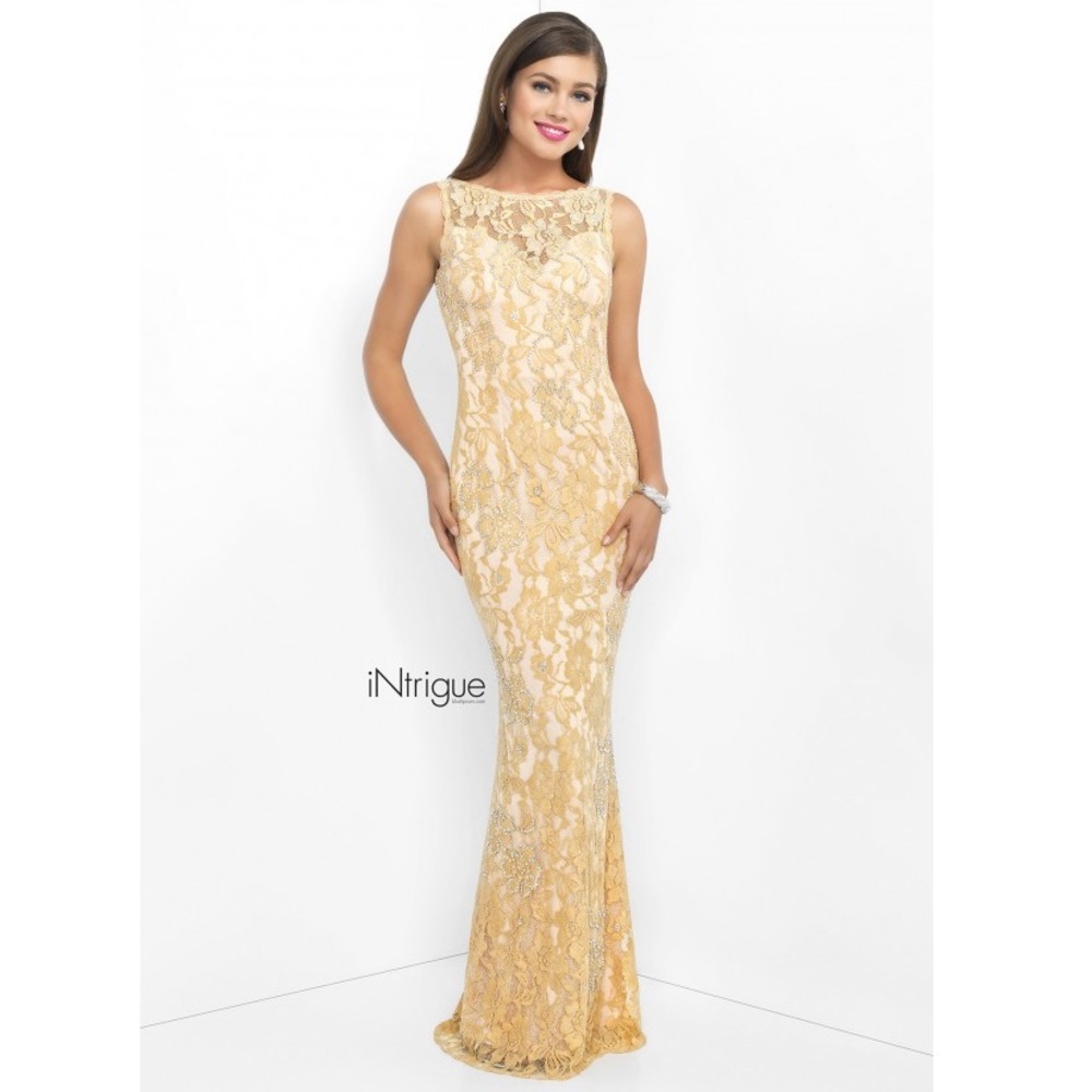 Intrigue 41 Nude Elegant Beaded Open Back Lace Prom Dress Size 0